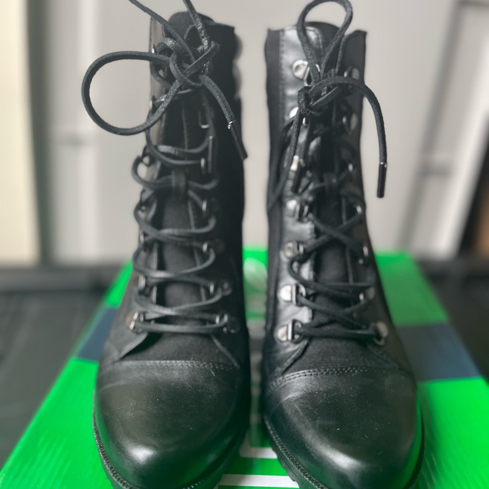 true ivy black leather boots